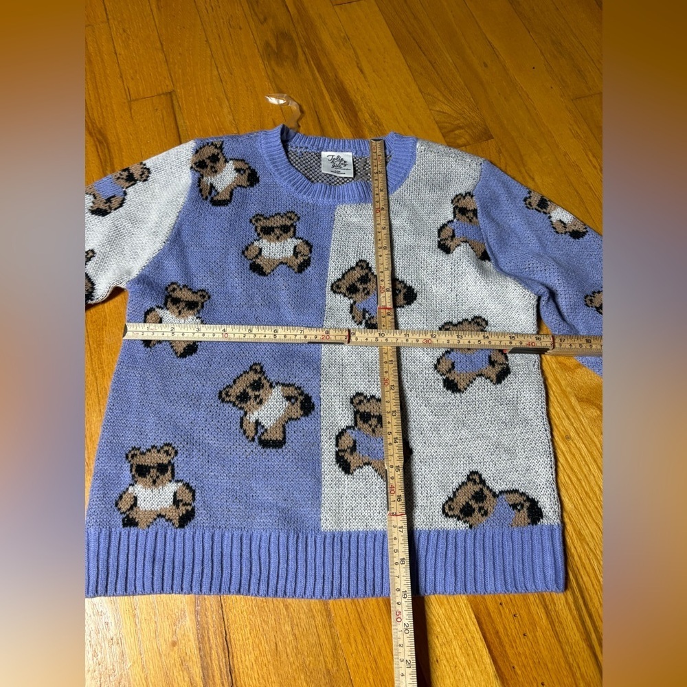 Purple and Gray Sweater with Bear Pattern - Picture 4 of 6